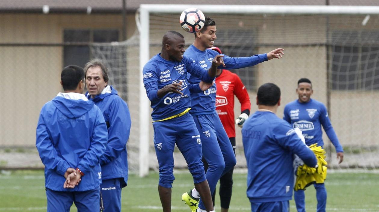 La Selección Ecuador, durante un entrenamiento.