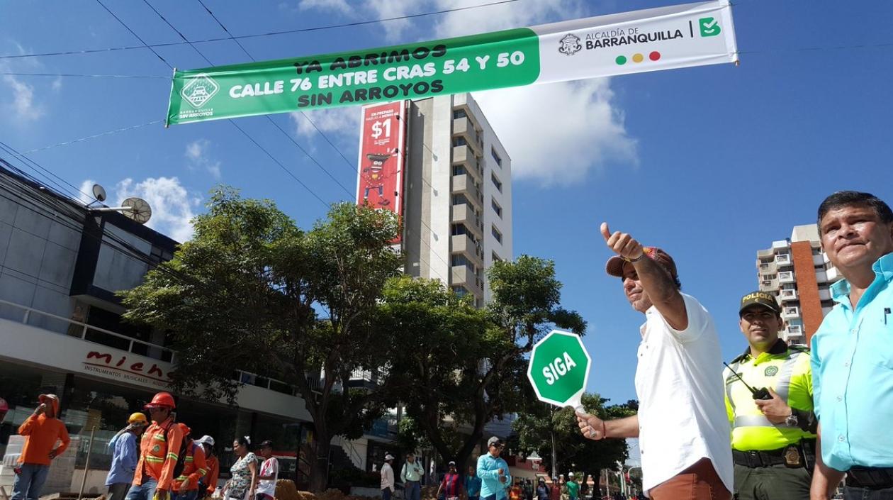 El Alcalde Alejandro Char abrió el paso en la calle 76, donde se canalizó el arroyo.