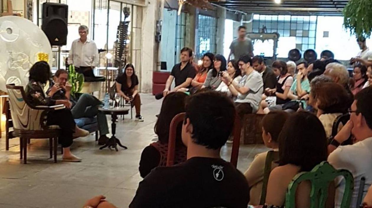 Conferencias en el Café Gabo.