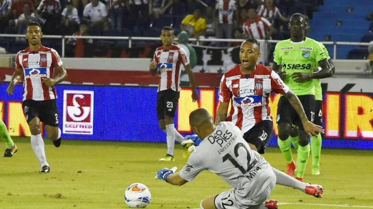 Jarlan Barrera seguirá manejando el medio del equipo.