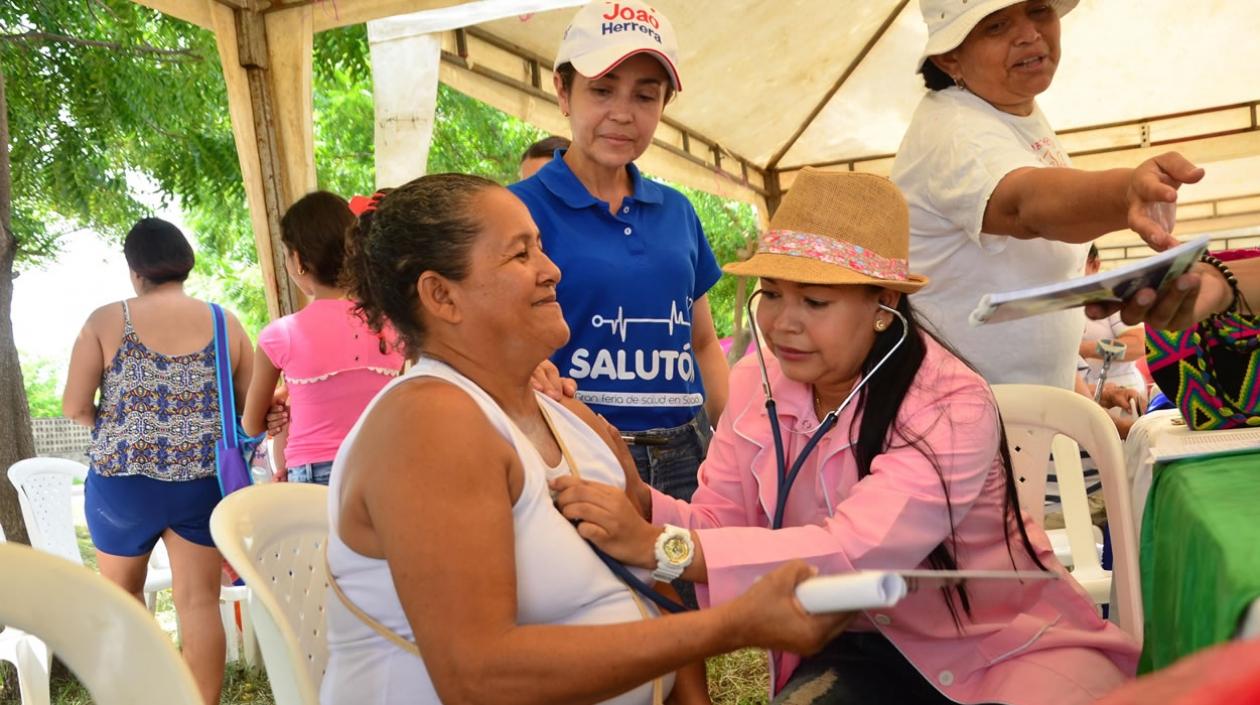 La jornada de Salud, Amor y Paz en Los Cocos estuvo concurrida.