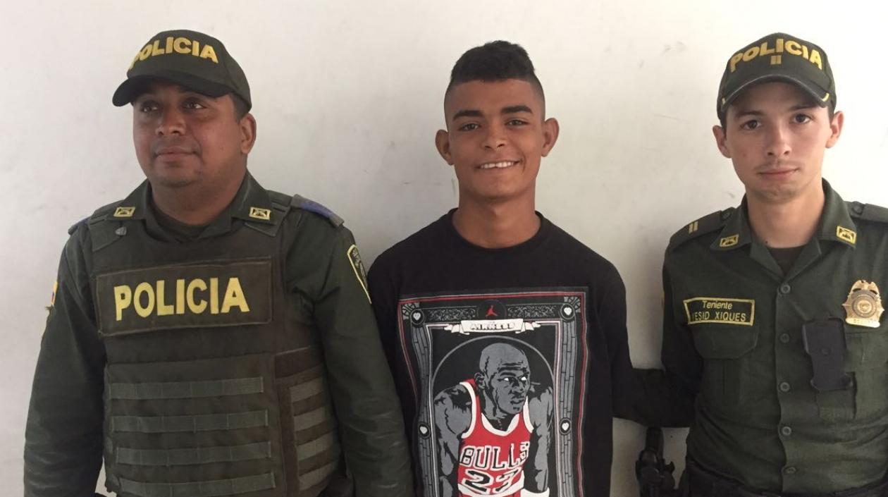 Yefferson de Jesús Zúñiga Cotray, de 18 años, capturado en la investigación por el homicidio de Alias 'El Coti'.