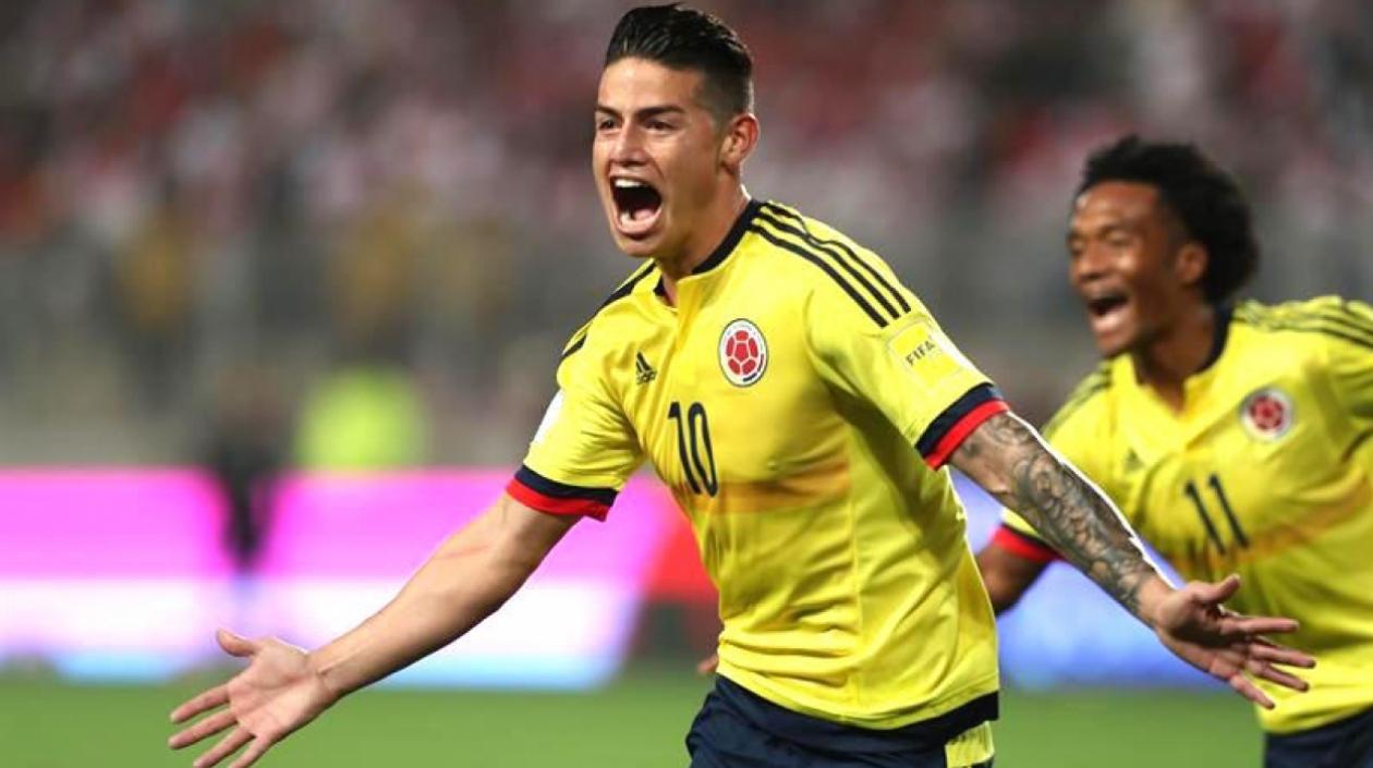 James Rodríguez celebra el tanto ante Perú, en el último partido de Eliminatorias a Rusia.