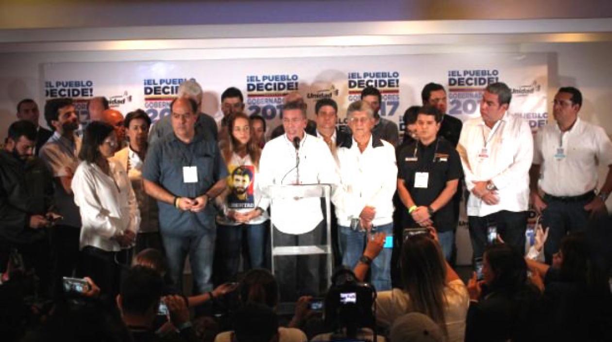 Integrantes de la oposición venezolana en su nuevo pronunciamiento.