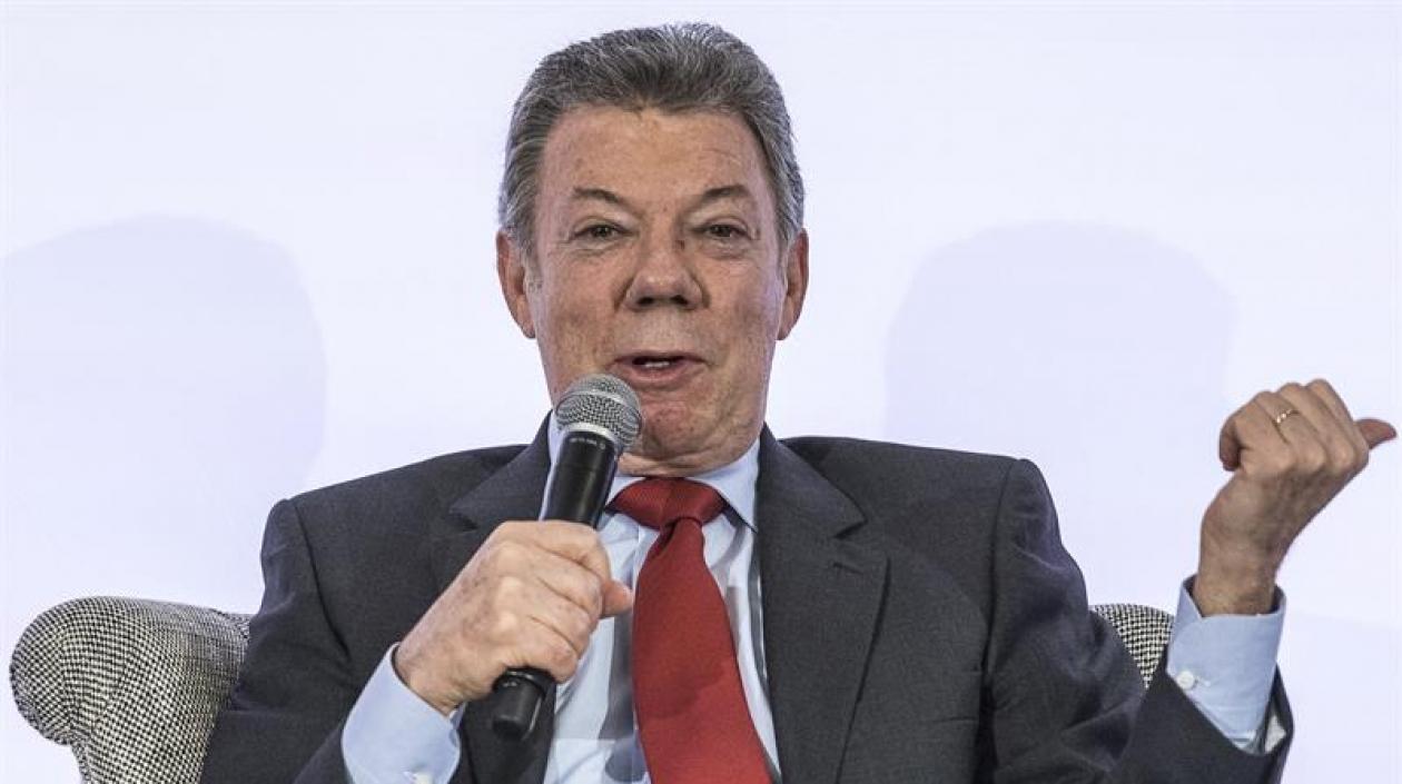 El presidente colombiano Juan Manuel Santos, pidió hoy que haya elecciones generales en Venezuela con veedores extranjeros.