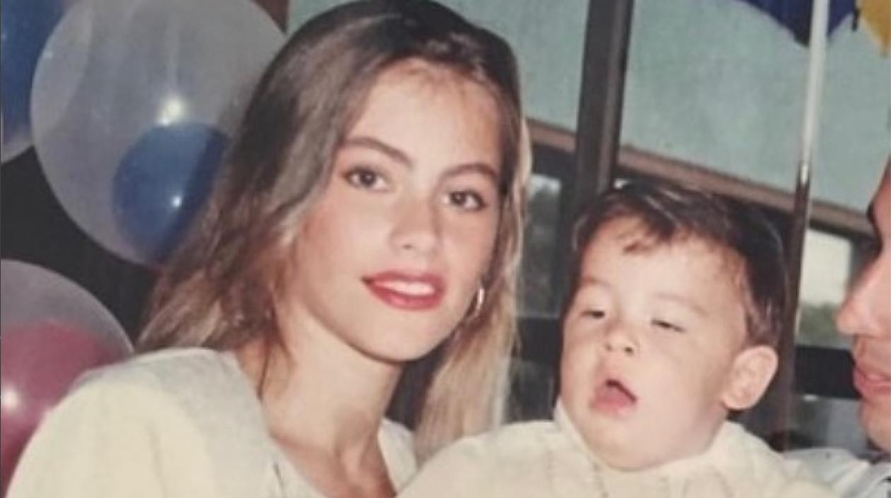 Sofía Vergara y su hijo Manolo.