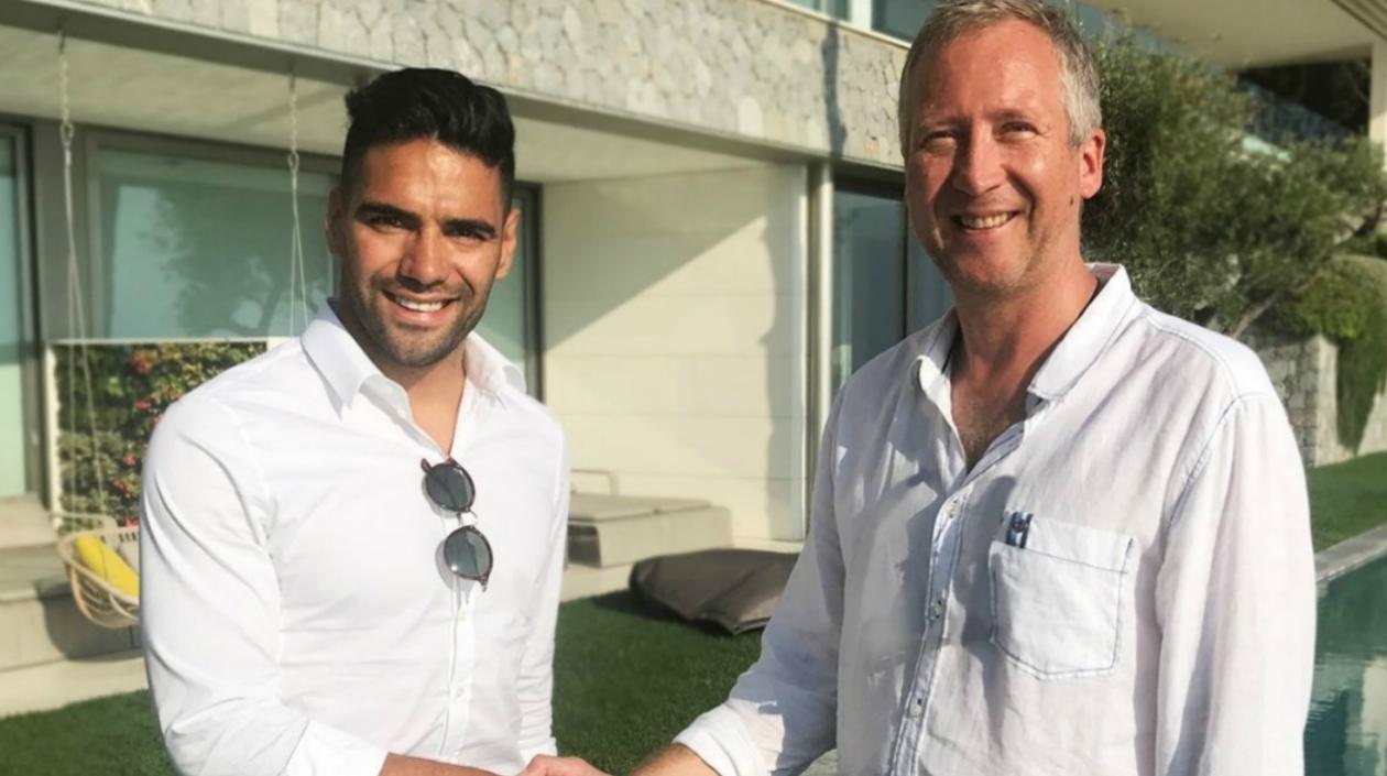 Dimitri Rybolovlev al lado del colombiano Radamel Falcao García.