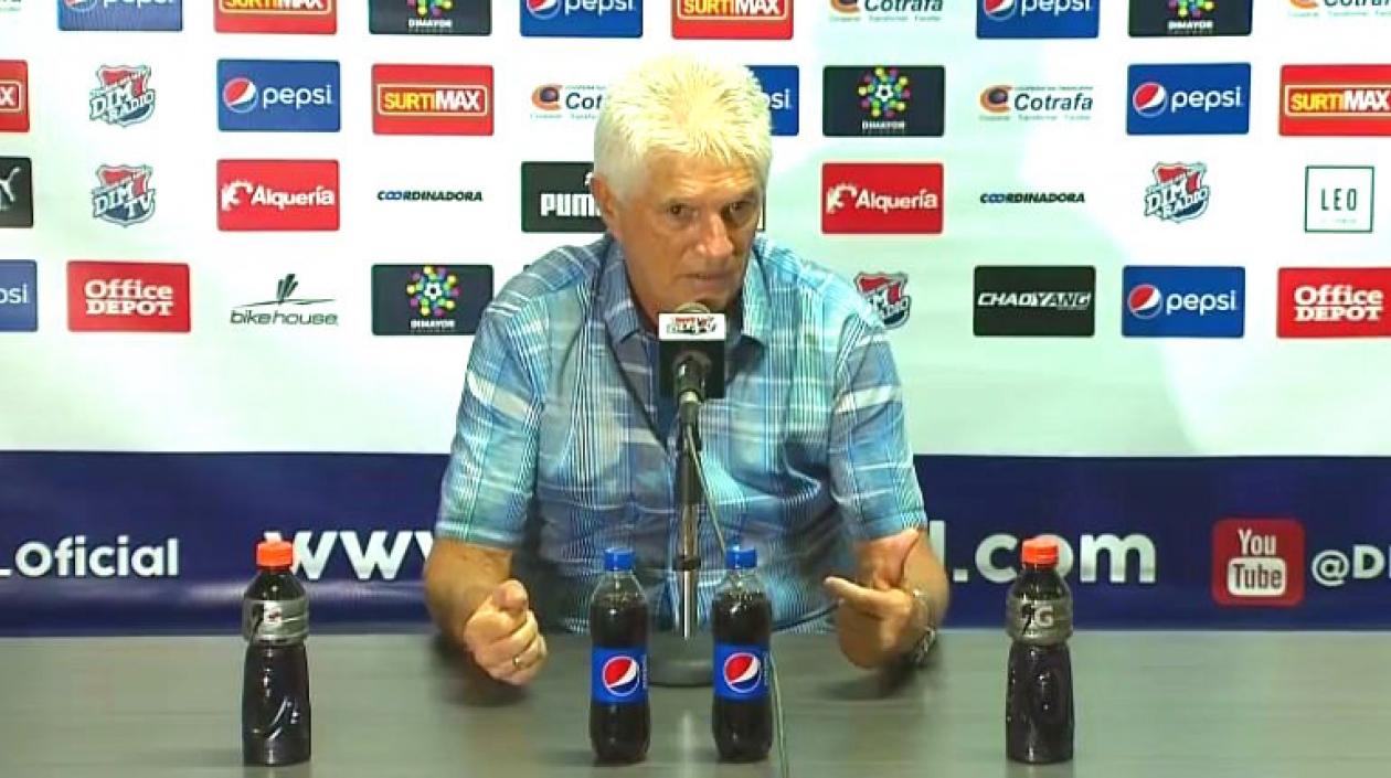 Julio Comesaña, DT del Junior, en rueda de prensa al término del partido.