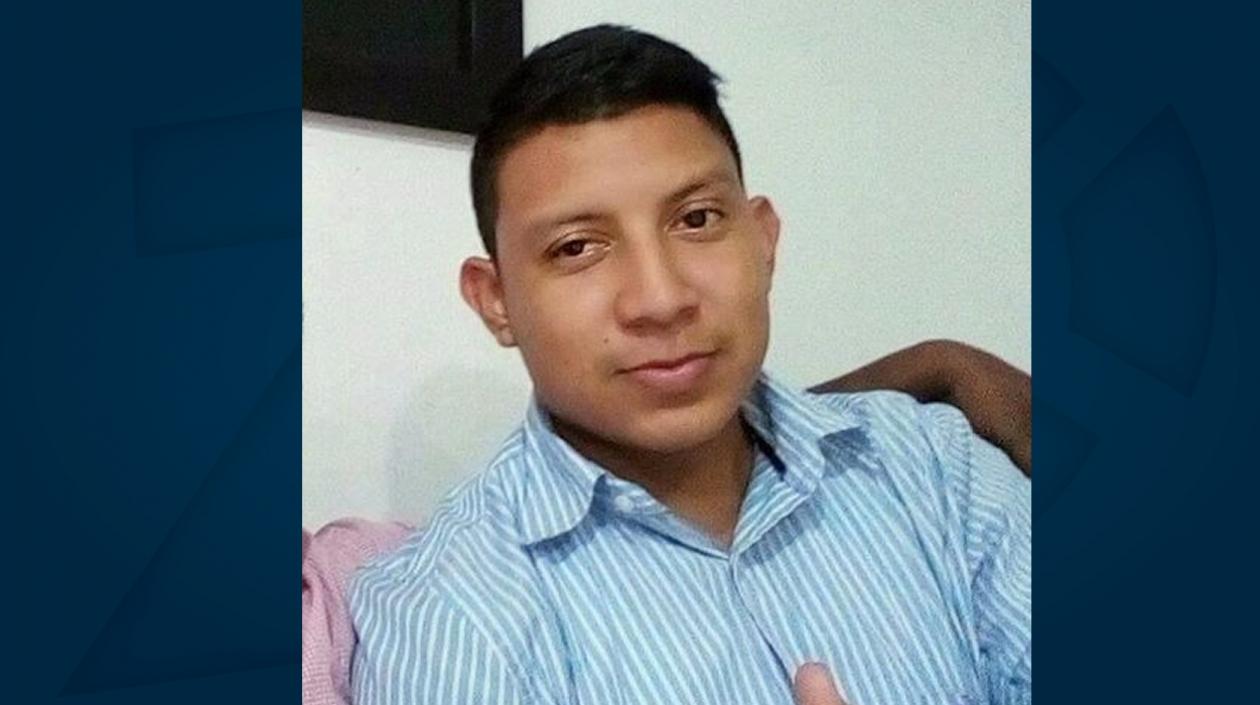 Yeison Amilkar Solano López, cajero.