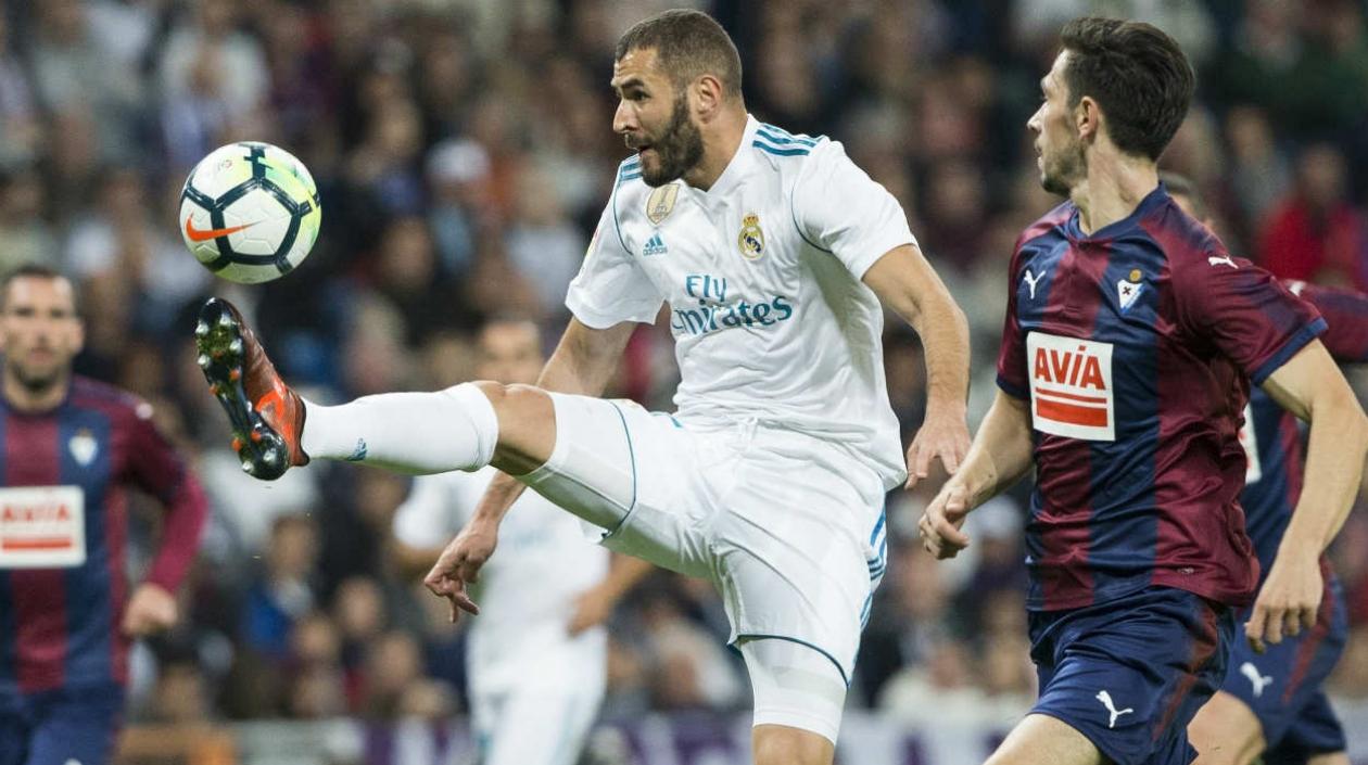 Karim Benzema en una acción del partido. 