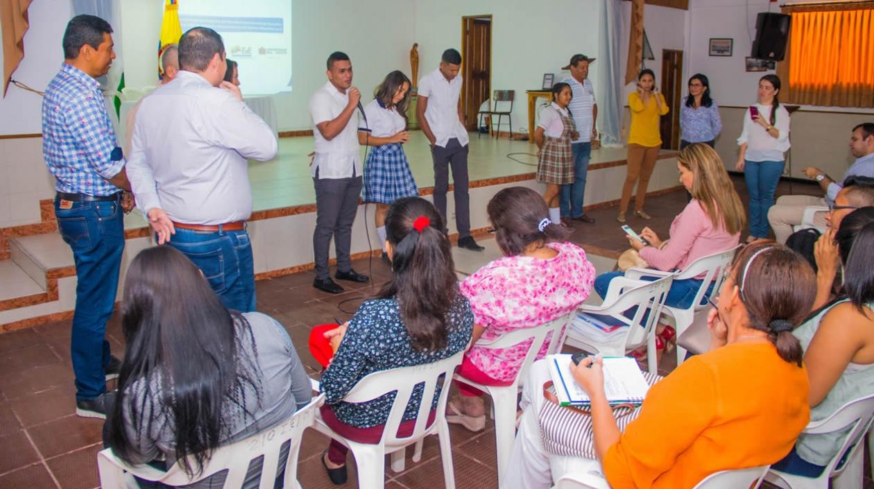 La comunidad educativa soledeña participa en la construcción del plan decenal de educación.