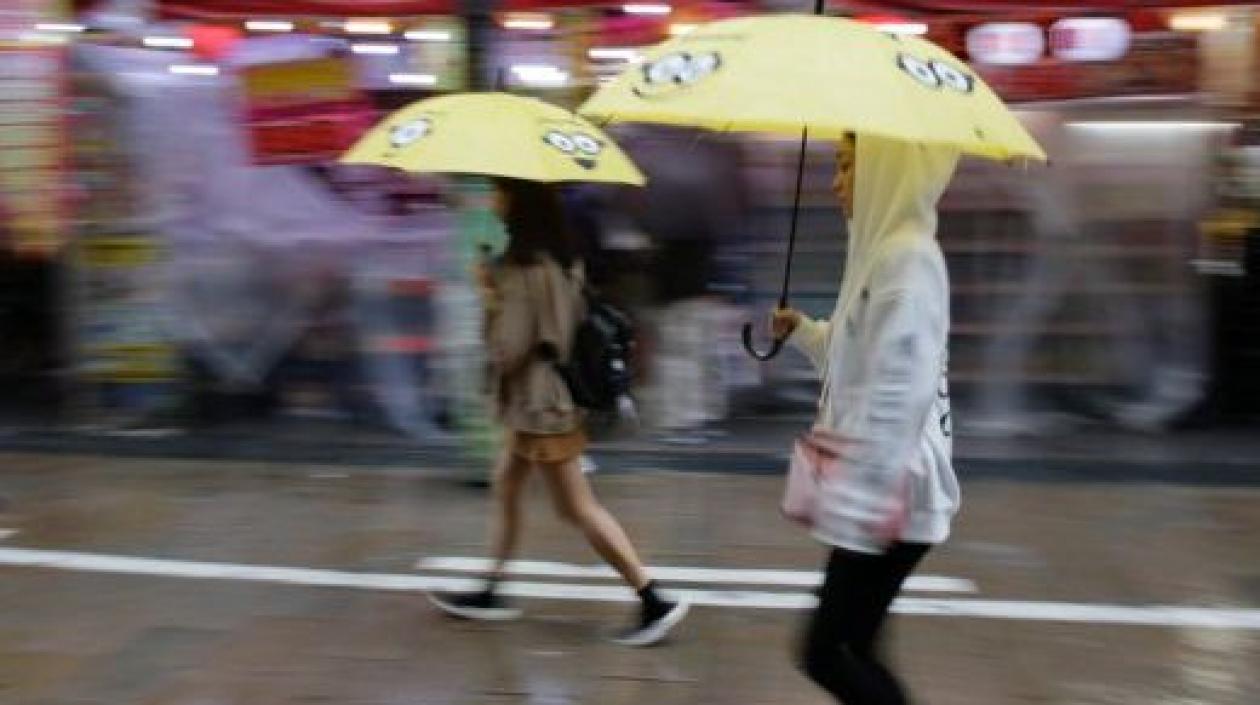  El tifón provocó la evacuación de cerca de 44.000 personas.