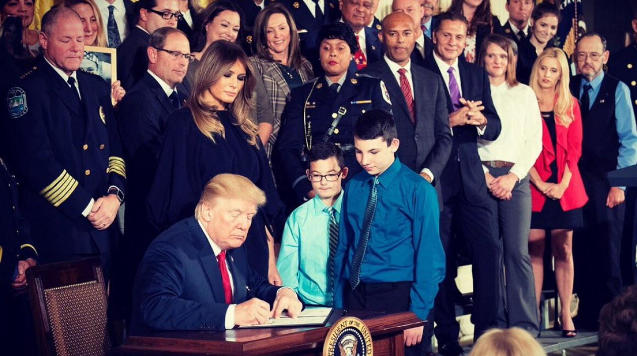 El presidente Donald J. Trump está tomando medidas contra la drogadicción y la crisis de los opiáceos.