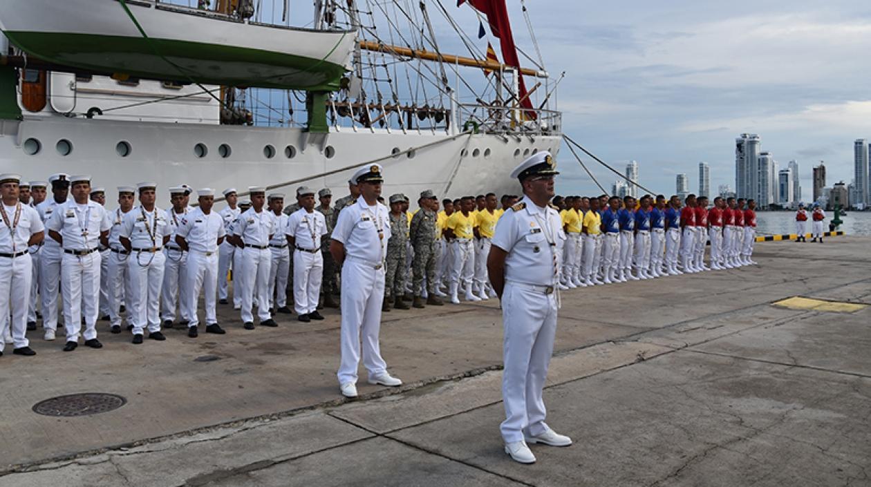 66 grumetes alumnos de la Escuela Naval de Suboficiales ARC “Barranquilla” están en la tripulación del Buque Escuela Gloria.
