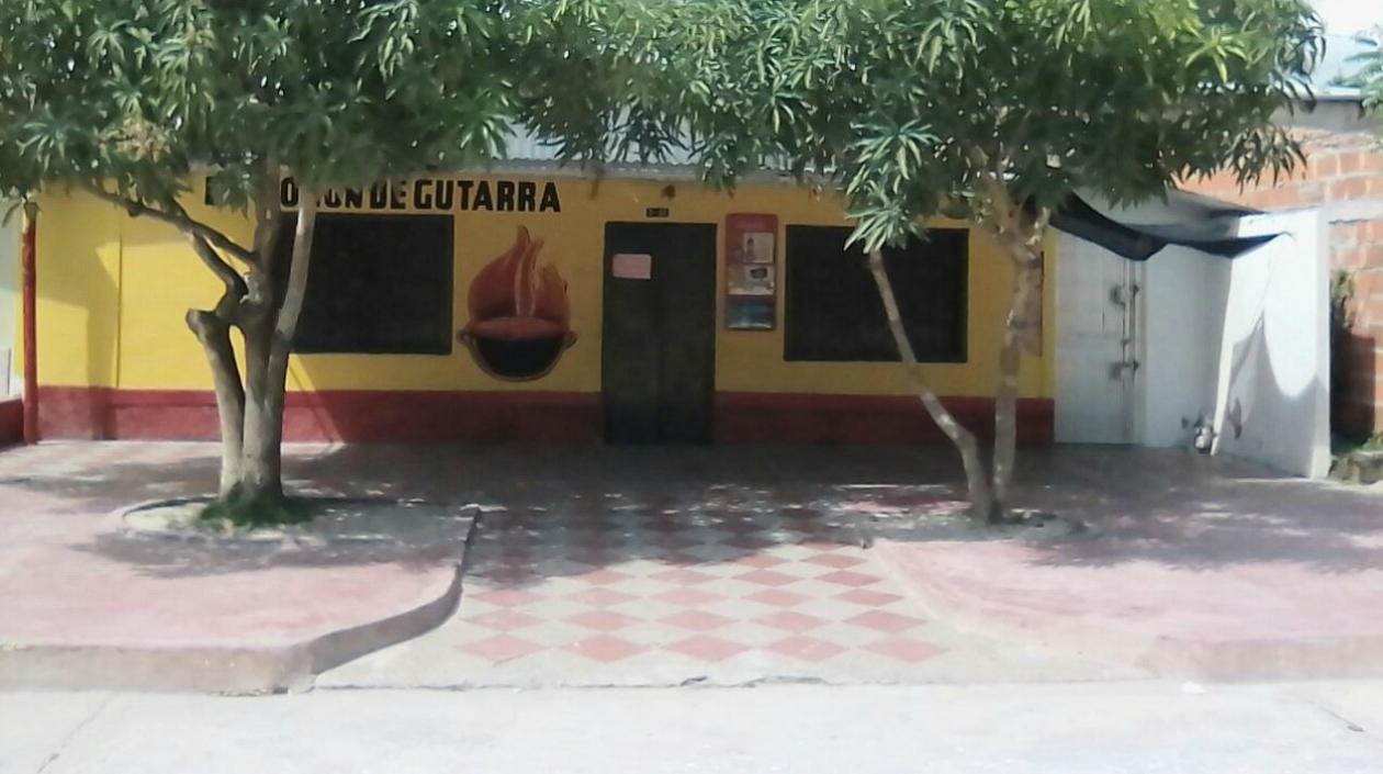 Aspecto del restaurante atracado la noche anterior en Santo Tomás.