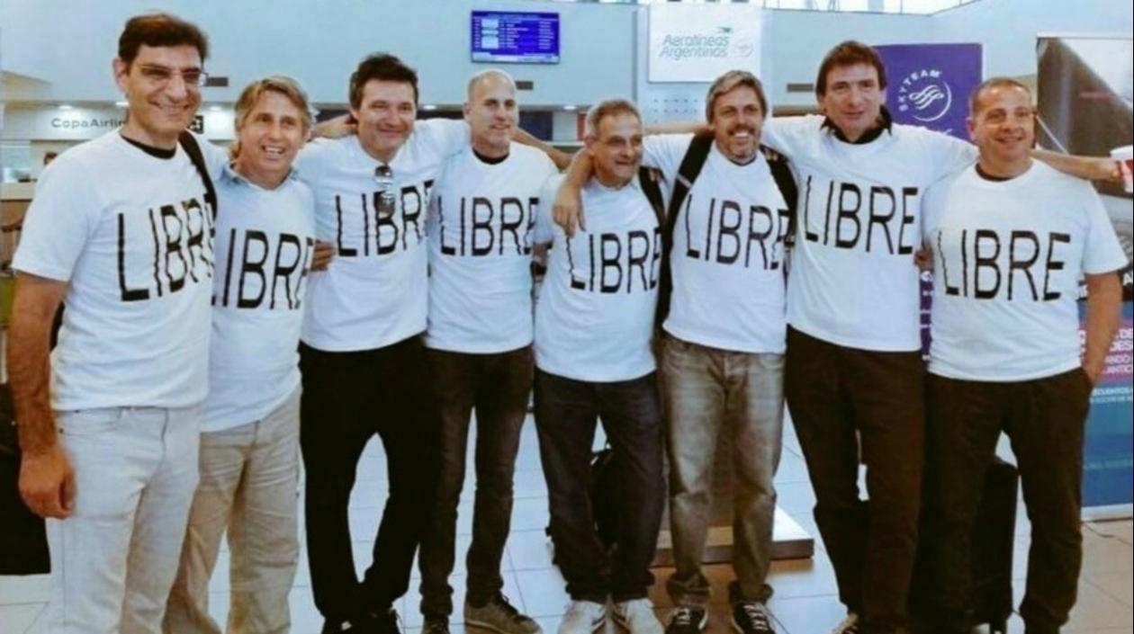 El grupo de egresados antes de viajar a Estados Unidos, el sábado anterior.
