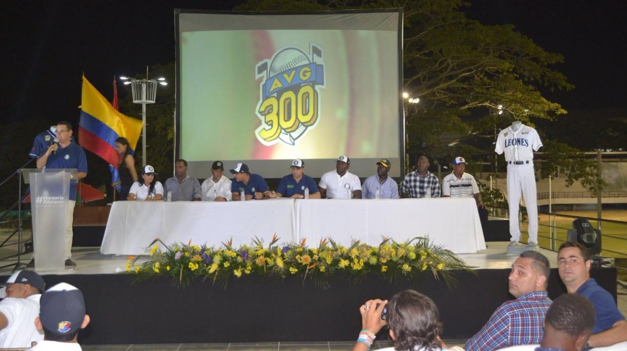 Presentación de la Copa Average 300. 
