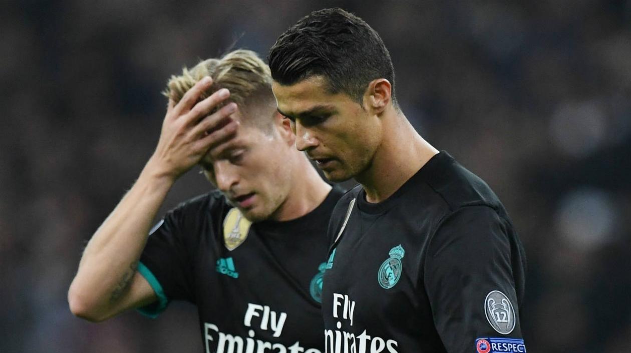 Cristiano Ronaldo y Toni Kroos se lamentan tras el partido. 