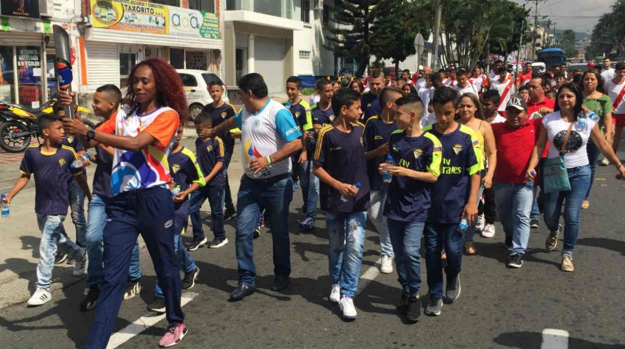 Paso de la llama por Cali. 