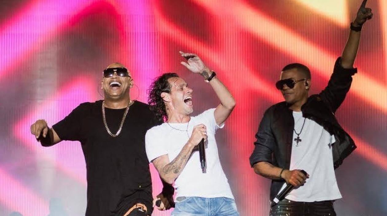 Marc Anthony durante su presentación con Gente de Zona.