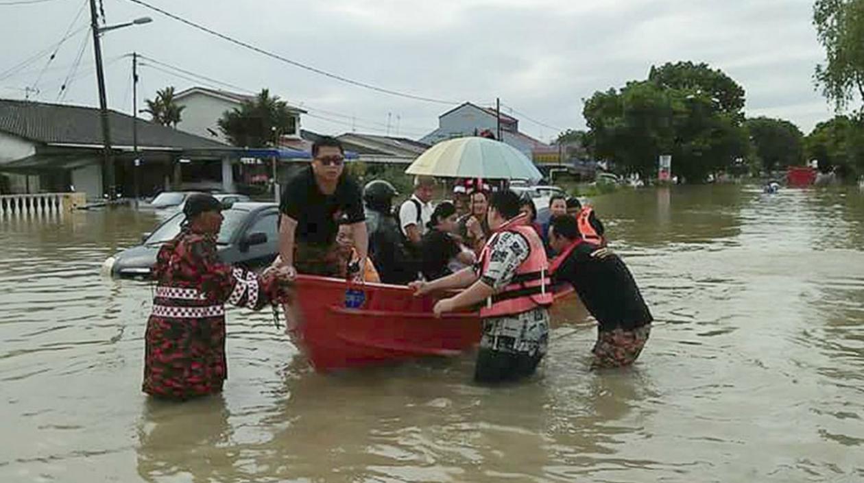  La agencia de desastres indicó que 600 viviendas han sido destruidas o dañadas.