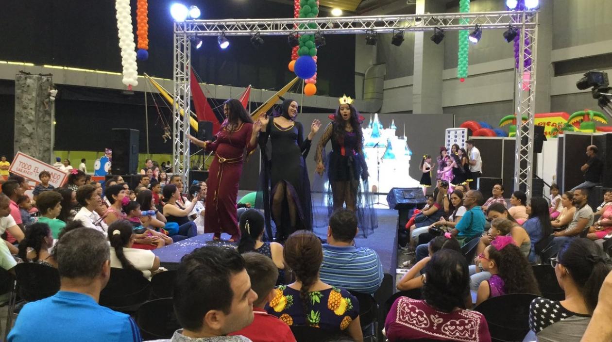 Tarima del evento Family Market.