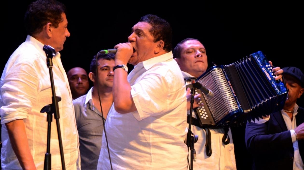 Emiliano y Poncho Zuleta junto al Cocha Molina.