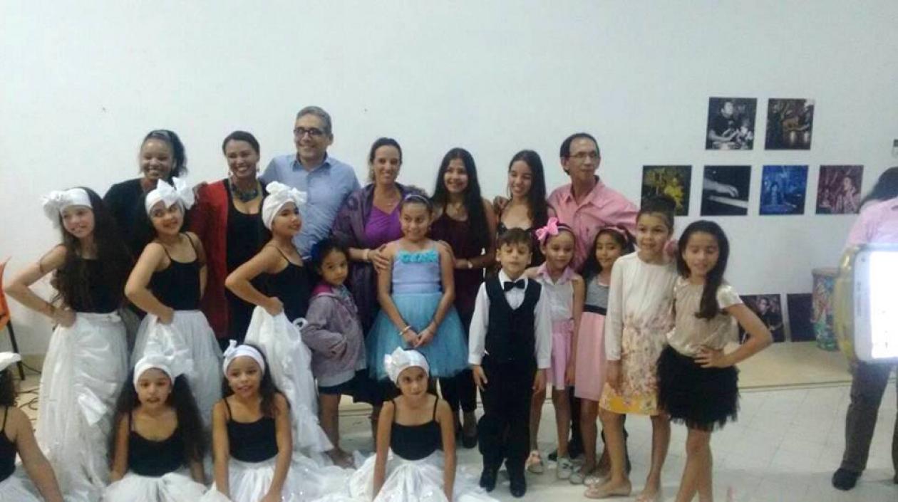 Coordinadores y participantes en el reciente concierto.