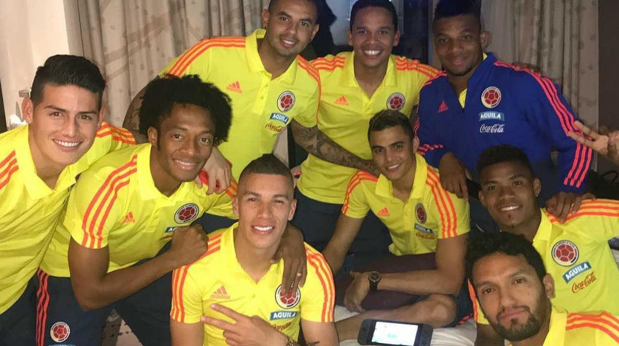 Jugadores de la Selección comparten en la concentración. 