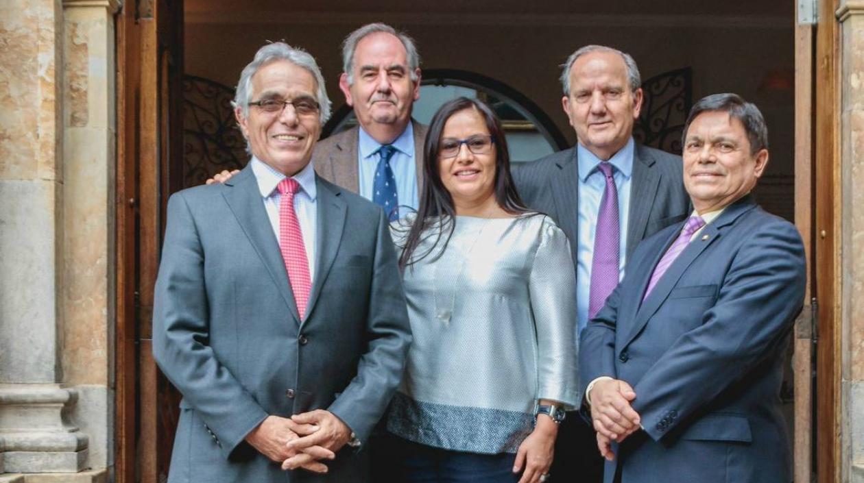 El Comité de Escogencia hizo la selección de un total de 193 hojas de vida.