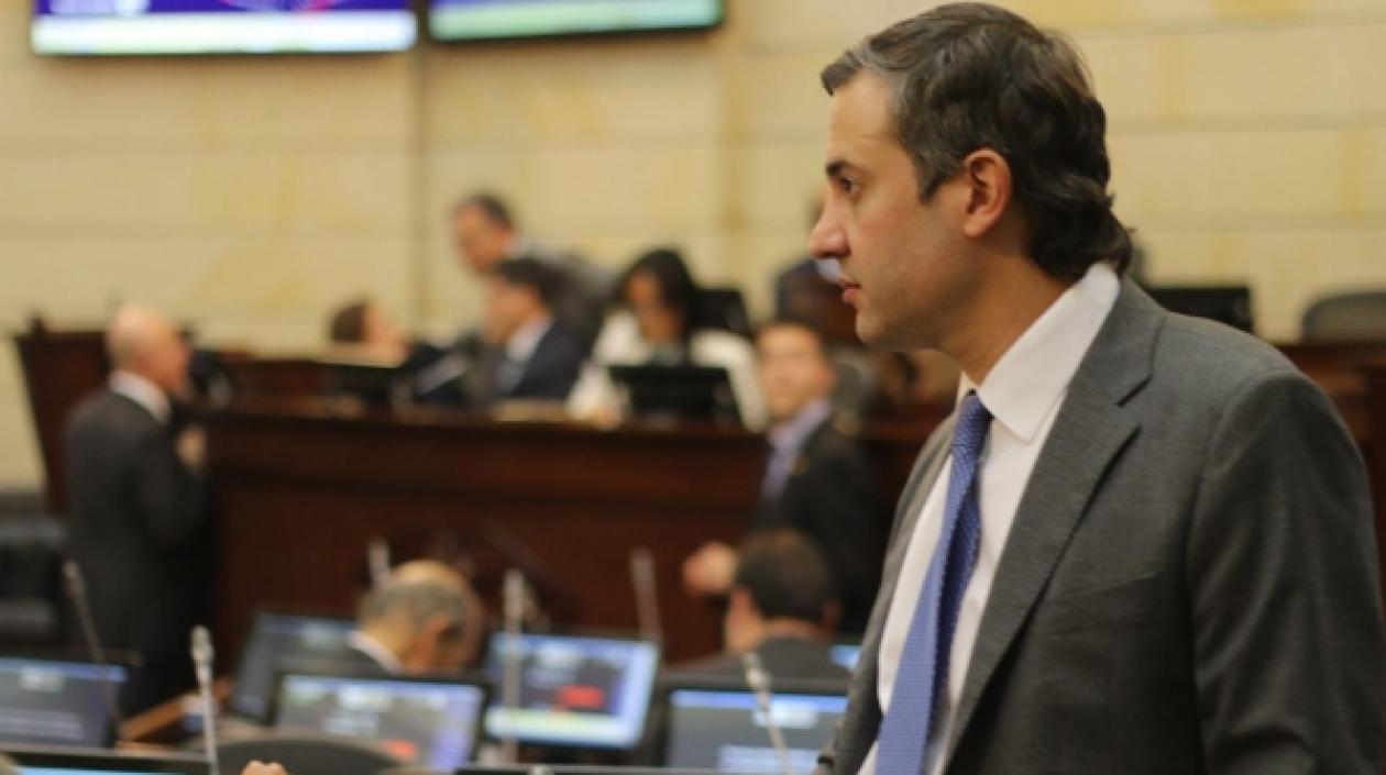 Senador Mario Fernández Alcocer.