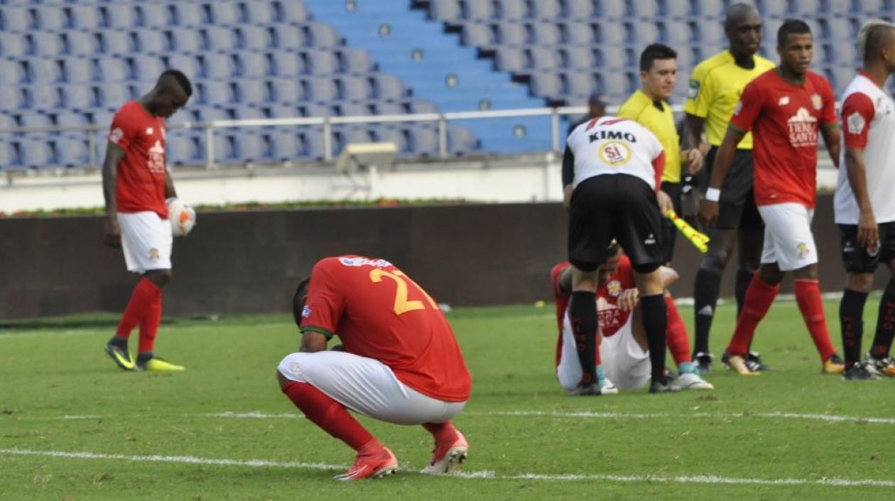 Los jugadores se lamentaron de la eliminación.