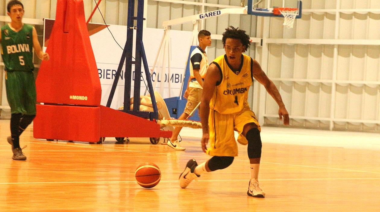 Maiknor Reid, en plena acción del partido.