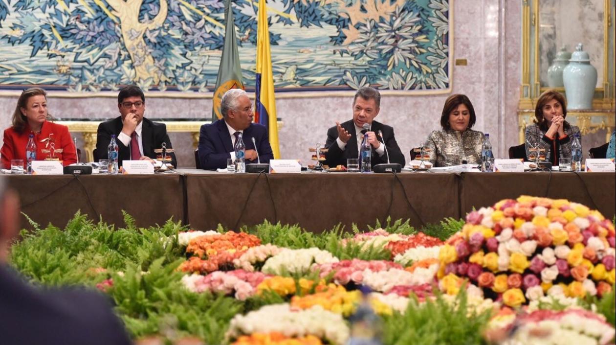 El Presidente Santos durante su discurso ante la Asamblea de la República Portuguesa.