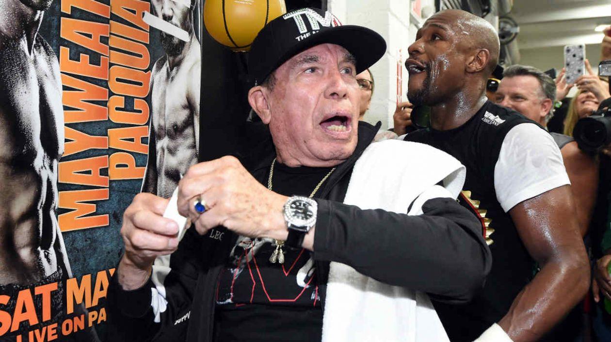 Rafael García, curador de heridas de boxeadores profesionales. 