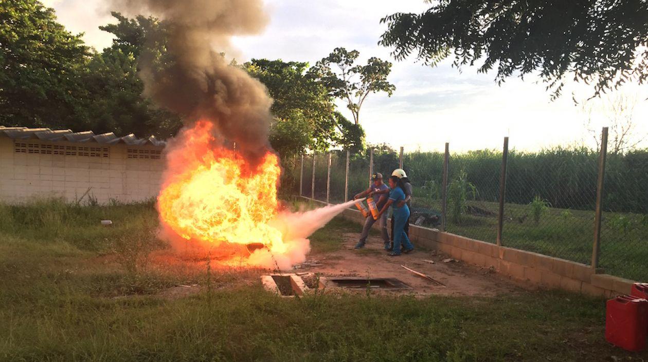 Indución para la extinción del fuego.