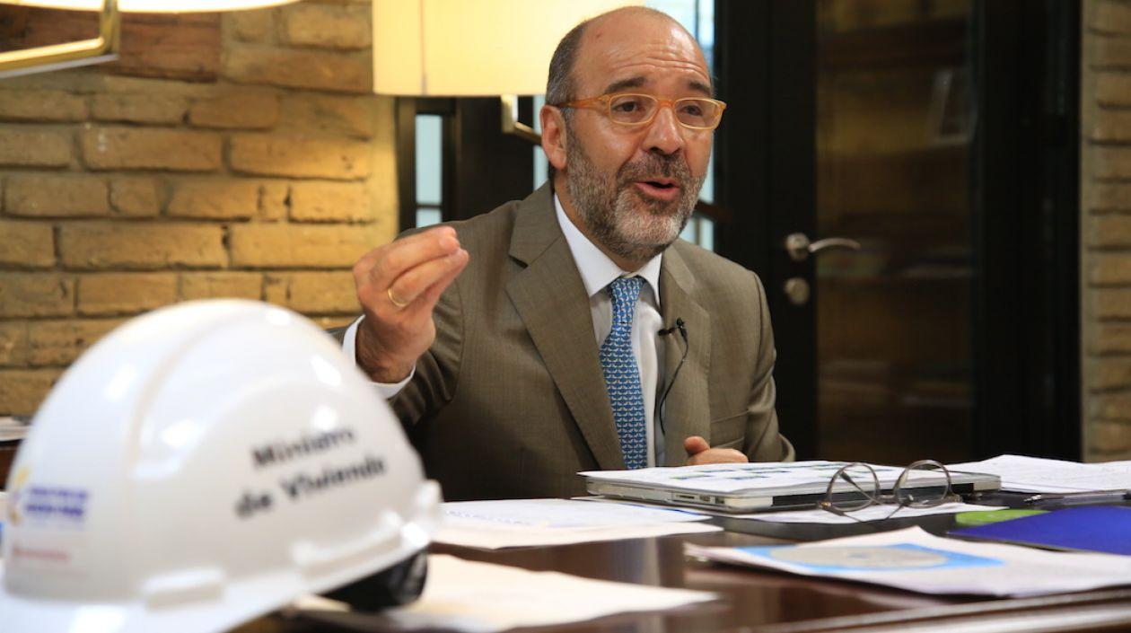 Camilo Sánchez, Ministro de Vivienda.