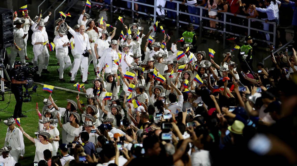 Integrantes de la delegación de Colombia desfilan durante la Inauguración de los XVIII Juegos Bolivarianos