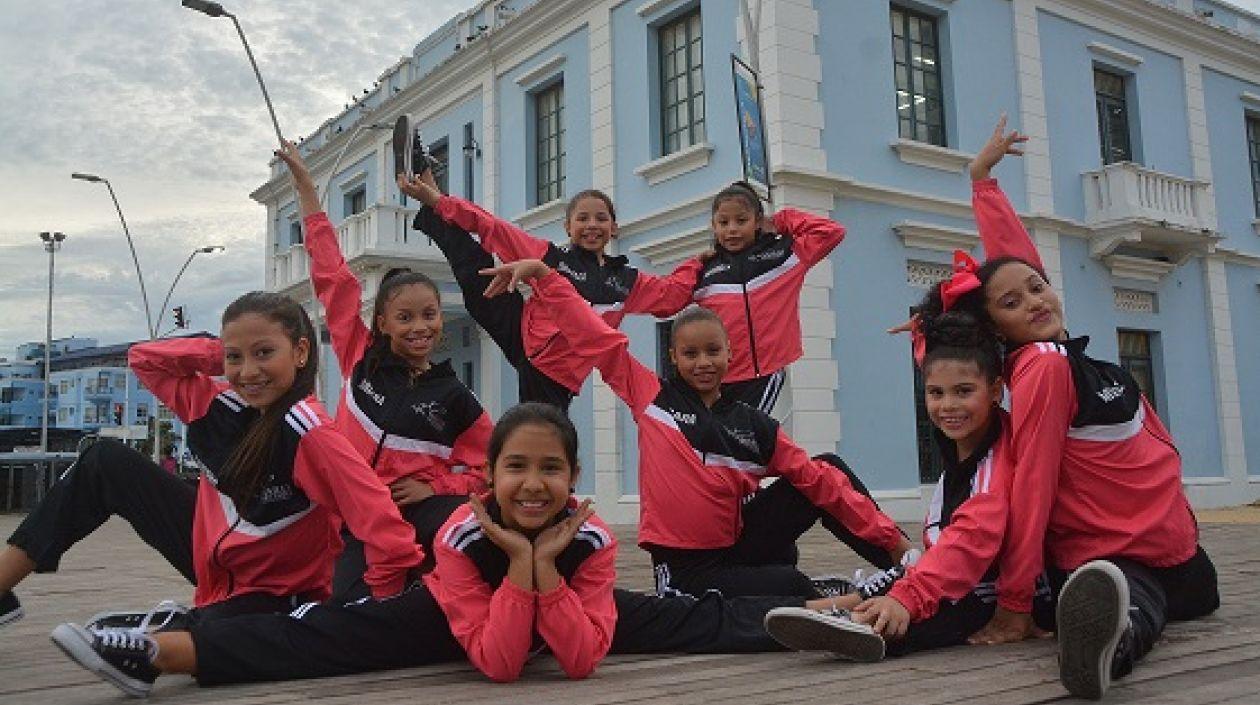 Niñas de la Escuela Marly Hernández Dance Studio.