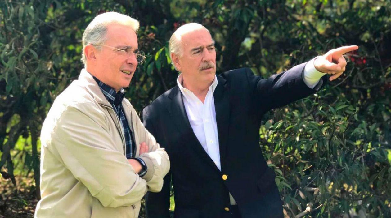 Esta vez, los expresidentes se unen para escoger un candidato a la Presidencia y a la Vicepresidencia.