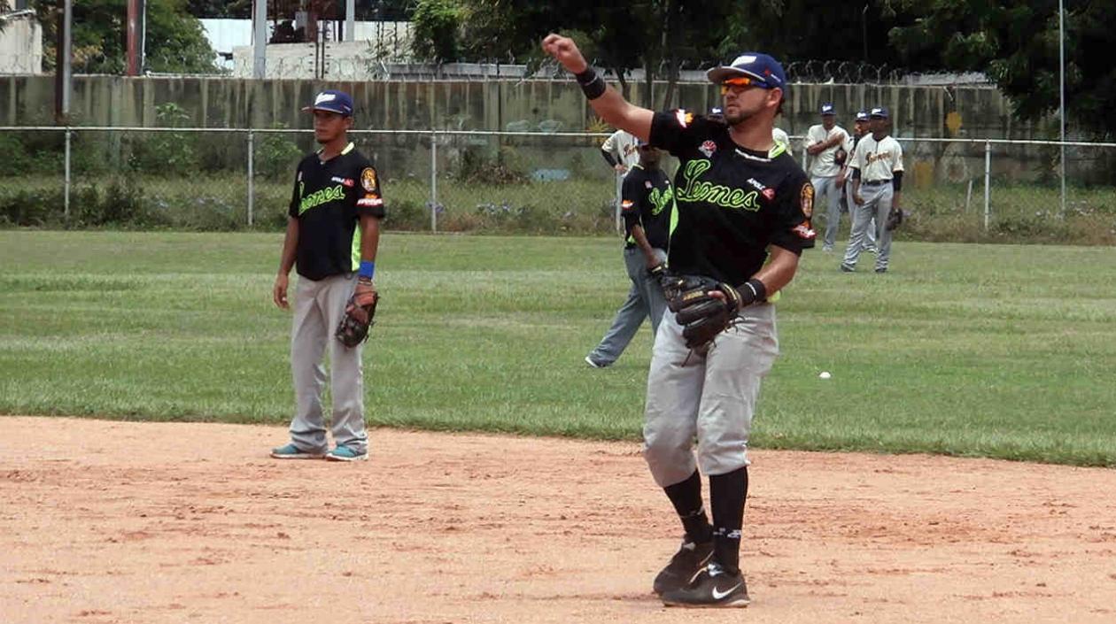 Javier Betancourt, pelotero venezolano. 