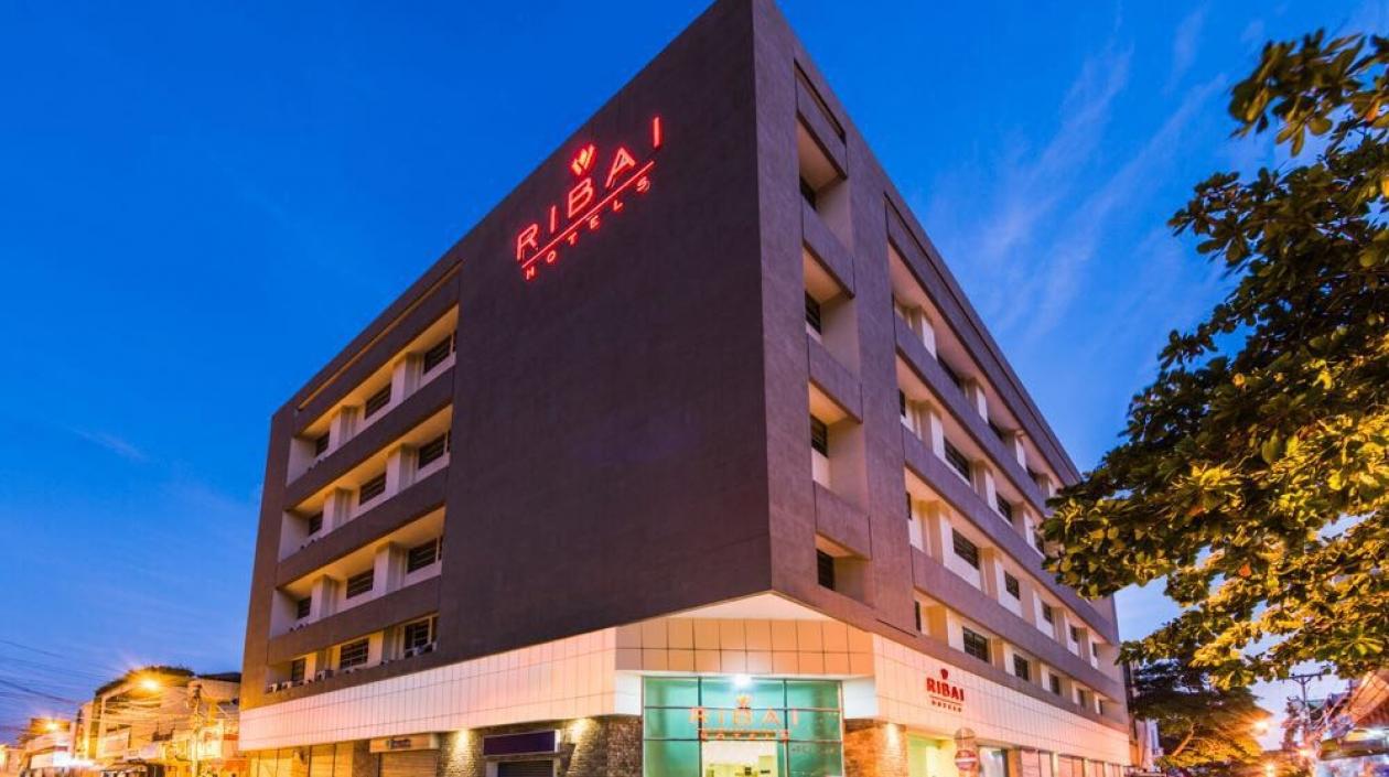 Fachada del hotel Ribai Barranquilla.