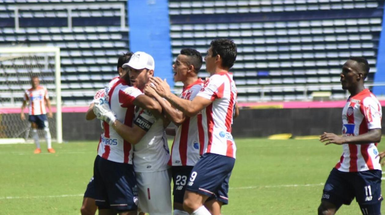 Sebastián Viera custodiará el arco, en un equipo con varias alternativas. 