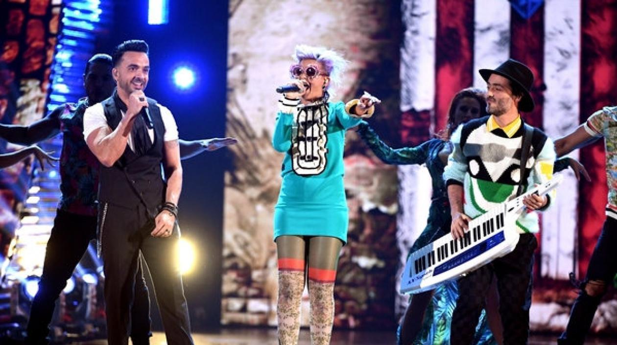 Luis Fonsi y Bomba Estéreo.