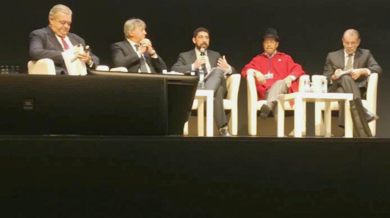 En la foto (izquierda a derecha): Eric Rubio, Yucatán -México. Carlos Alessandri, Córdoba -Argentina. Bruno de Queiroz, Río de Janeiro -Brasil. Marcelo Carrasco, Araucania- Ecuador. Eduardo Verano.