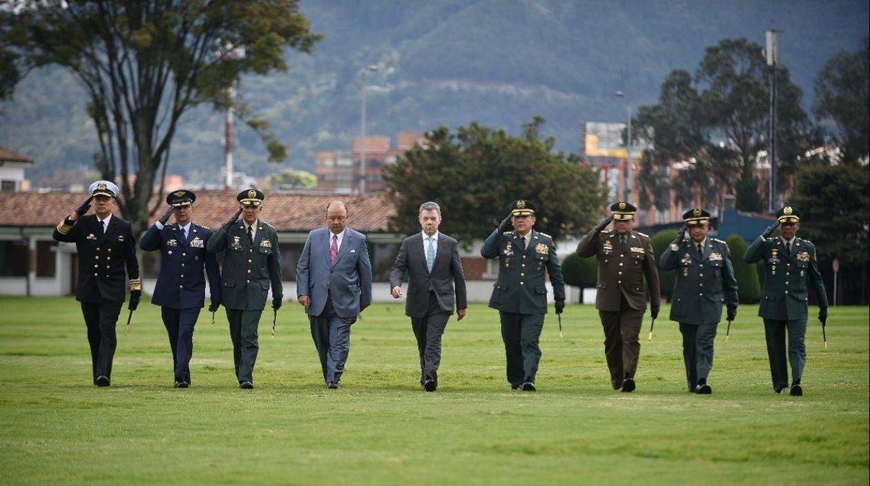Santos durante la ceremonia de ascensos del Ejército. 