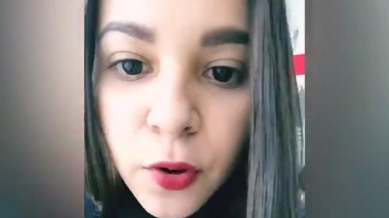 La acordeonera, María Silena Ovalle.