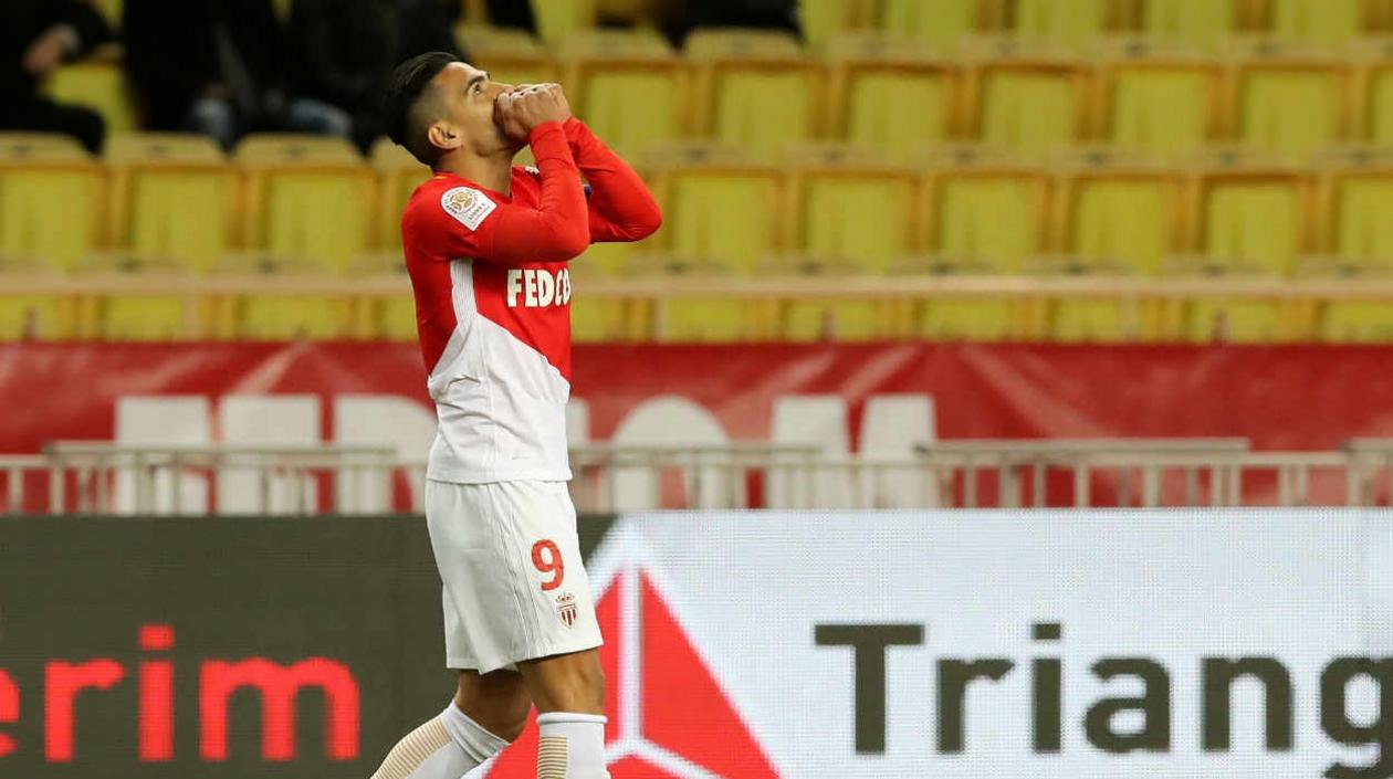 Falcao García celebra su anotación. 