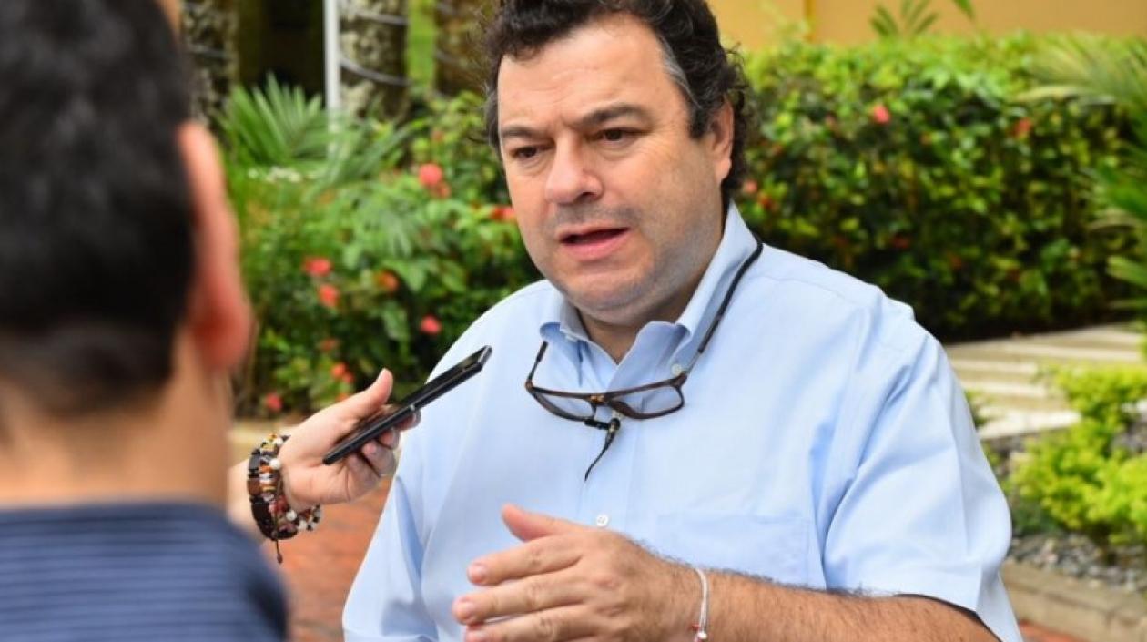 Carlos Negret Mosquera, defensor del Pueblo.