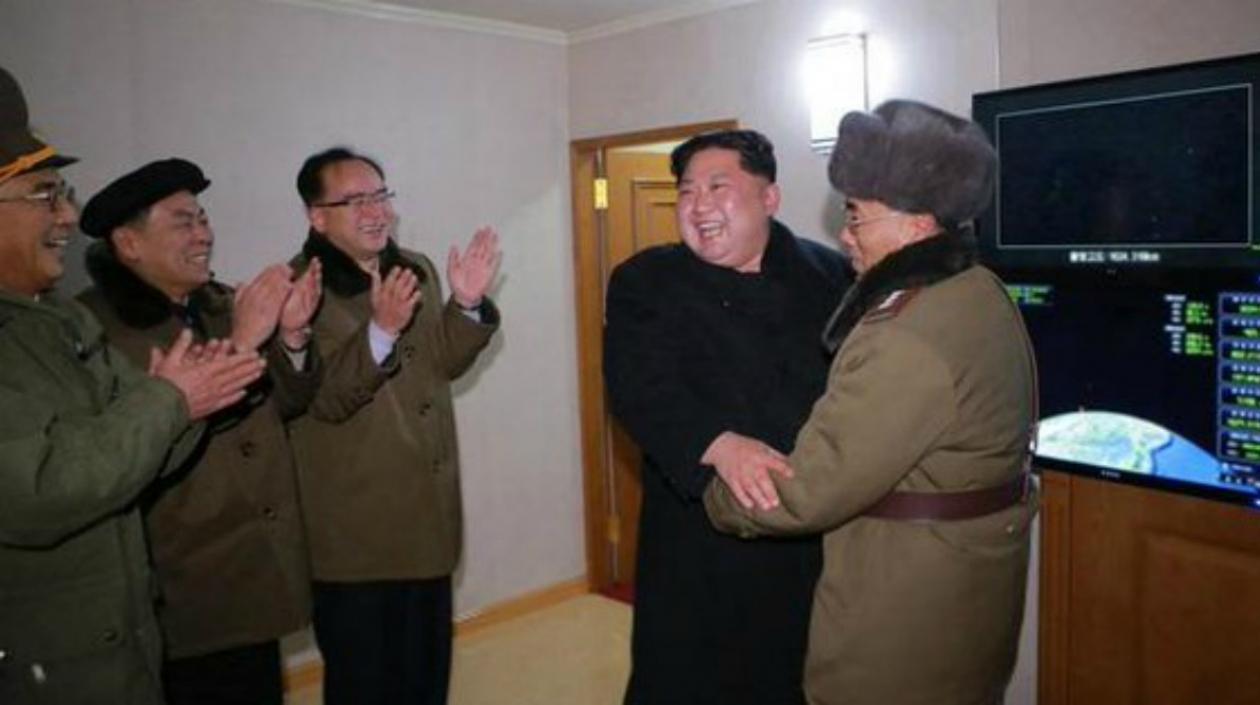 Kim Jong-un sigue con su carrera armamentística.